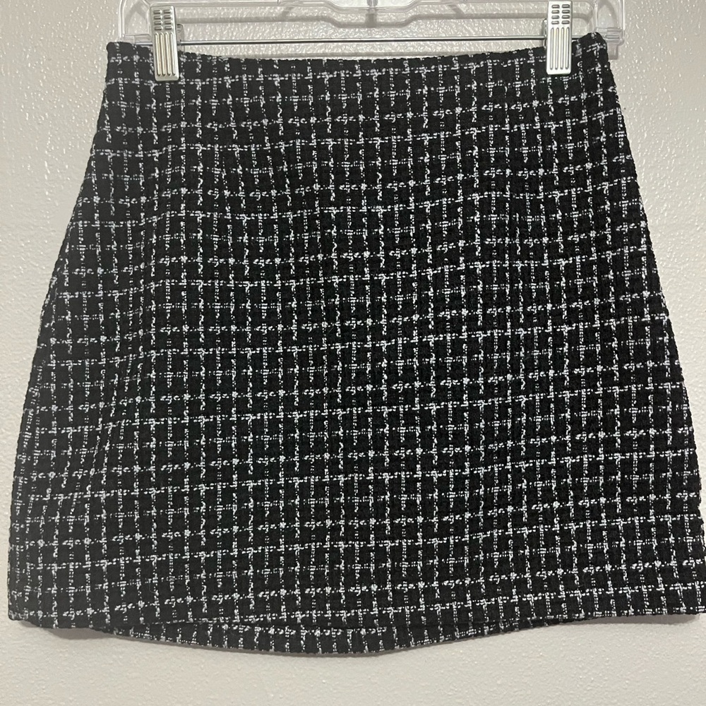 Abercrombie & Fitch Tweed Skirt Size Small Mini Black & White Acadamia Core Boho